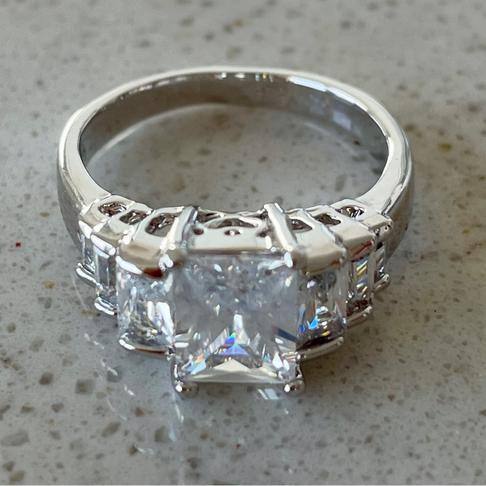 Dazzling Solid 925 Sterling Silver Women's Ring with Crystal Accents - Picture 3 of 4